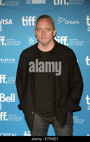 Toronto, Kanada. 06. Sep, 2014. Schriftstellers Dennis Lehane stellt bei dem Fototermin von 'The Drop' während der 39. Toronto International Film Festival (TIFF) in Toronto, Kanada, 6. September 2014. Foto: Hubert Boesl - NO-Draht-SERVICE-/ Dpa/Alamy Live News Stockfoto