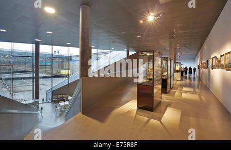 Danish Maritime Museum (M/S Museet for Sofart), Helsingør, Dänemark. Architekt: Bjarke Ingels Group (BIG), 2013. Ausstellung corri Stockfoto