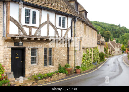 Der Süden Cotswold Dorf von Castle Combe betrachtet durch einiges als "Das schönste Dorf in England", Wiltshire, England, UK Stockfoto