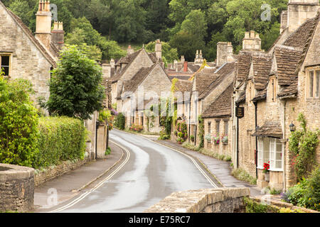 Der Süden Cotswold Dorf von Castle Combe betrachtet durch einiges als "Das schönste Dorf in England", Wiltshire, England, UK Stockfoto