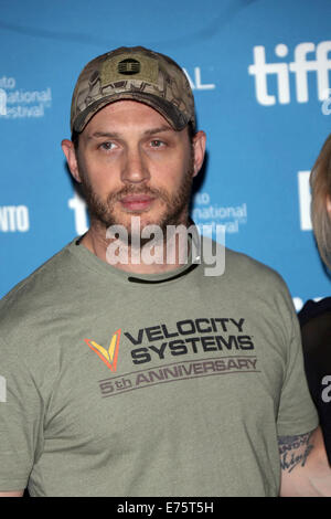 Toronto, Kanada. 06. Sep, 2014. Schauspieler Tom Hardy stellt bei dem Fototermin von 'The Drop' während der 39. Toronto International Film Festival (TIFF) in Toronto, Kanada, 6. September 2014. Foto: Hubert Boesl - NO-Draht-SERVICE-/ Dpa/Alamy Live News Stockfoto