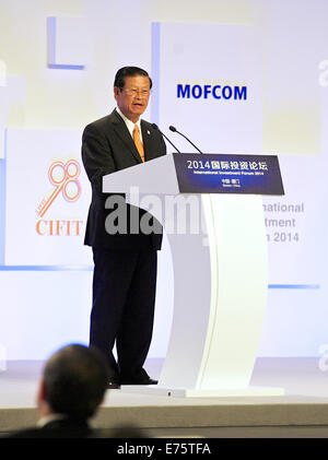 Xiamen, China Fujian Provinz. 8. Sep, 2014. Laotische Vizepremierminister Somsavat Lengsavad hält eine Rede auf der International Investment Forum 2014 in Xiamen, Südost-China Fujian Provinz, 8. September 2014. © Jiang Kehong/Xinhua/Alamy Live-Nachrichten Stockfoto