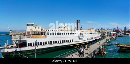 "Eureka", eine Fähre mit einem Schaufelrad, Hyde Street Pier, San Francisco, Kalifornien, USA Stockfoto