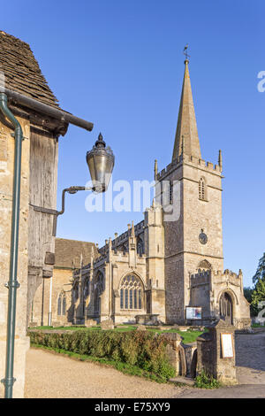 Die Kirche St. Cyriac in Dorf Lacock, Wiltshire, England, Großbritannien Stockfoto