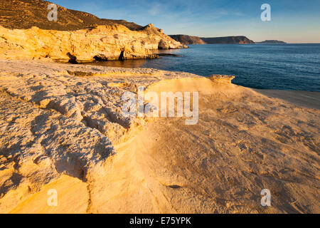 Küste in Cabo de Gata-Nijar Natural Park, Biosphärenreservat, Almería, Andalusien, Spanien Stockfoto