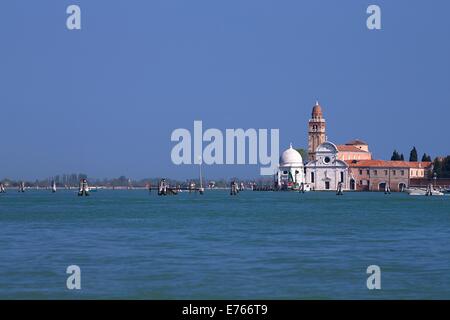 Kirche von San Michele in Isola im Sommersonne, Friedhof Insel von San Michele, Venedig, Italien, Europa Stockfoto