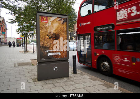 Greenwich, London - Werbung Horten Adshells rund um die Cutty Sark und National Maritime Museum, Stockfoto