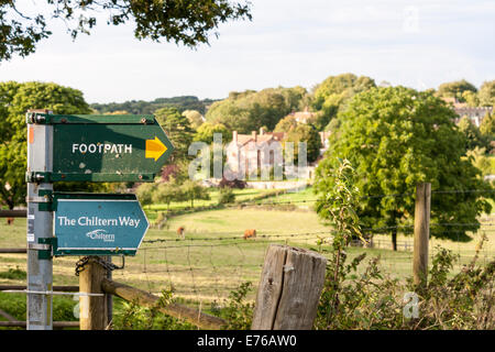 Ansicht von Ewelme, Oxfordshire, England, GB, UK, von der Chiltern Weg Fußweg. Stockfoto