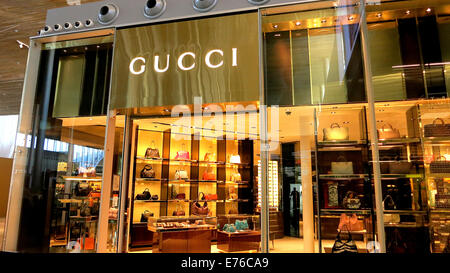 Gucci Boutique Terminal 2 des Flughafen Roissy Charles-de-Gaulle Frankreich Stockfoto