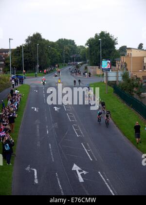 Runcorn, Halton, Cheshire, UK. 8. September 2014. Stufe 2 der Tour of Britain auf der Durchreise Runcorn, Halton auf ihrem Weg in Llandudno, Nordwales zu beenden. Bildnachweis: Dave Baxter/Alamy Live-Nachrichten Stockfoto