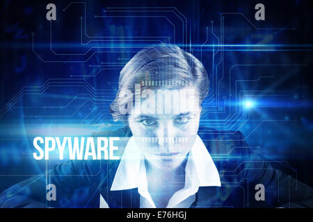 Spyware auf blaue Technologie Schnittstelle mit Platine Stockfoto