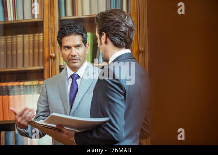 Juristen sprechen in Kammern Stockfoto