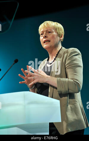 Liverpool, Vereinigtes Königreich. 7. September 2014. Angela Eagle Shadow Leader House Of Commons, spricht auf dem Podium, TUC jährliche allgemeine Konferenz Liverpool Kredit: Della Batchelor/Alamy Live News Stockfoto