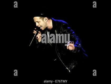 OneRepublic führen zu einem ausverkauften Publikum bei Heineken Music Hall Featuring: Ryan Tedder, OneRepublic wo: Amsterdam, Niederlande: 3. März 2014 Stockfoto