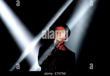 OneRepublic führen zu einem ausverkauften Publikum bei Heineken Music Hall Featuring: Ryan Tedder, OneRepublic wo: Amsterdam, Niederlande: 3. März 2014 Stockfoto