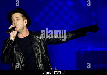 OneRepublic führen zu einem ausverkauften Publikum bei Heineken Music Hall Featuring: Ryan Tedder, OneRepublic wo: Amsterdam, Niederlande: 3. März 2014 Stockfoto