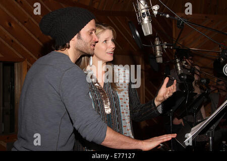 Aufnahme-Session für das Broadway The Bridges of Madison County statt in den Avatar Studios.  D: Steven Pasquale, Kelli O'Hara wo: New York, New York, Vereinigte Staaten von Amerika als: 3. März 2014 Stockfoto