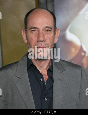 Prominenz besucht Premiere von Warner Bros Pictures und Legendary Pictures 300: Rise Of An Empire "in TCL Chinese Theatre.  Mitwirkende: Miguel Ferrer Where: Los Angeles, California, Vereinigte Staaten von Amerika bei: 4. März 2014 Stockfoto