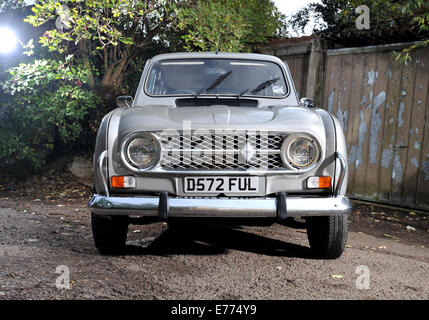 Klassische französische Kleinwagen Renault 4 Stockfoto