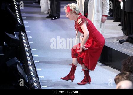 Opening Night der New Yorker Philharmoniker Sweeney Todd, Avery Fisher Hall - Akt statt.  Mitwirkende: Emma Thompson Wo: New York, New York, Vereinigte Staaten von Amerika bei: 6. März 2014 Stockfoto