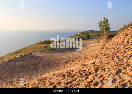 Sanddünen im Sleeping Bear Nationalpark entlang Lake Michigan in Michigan, USA. Stockfoto