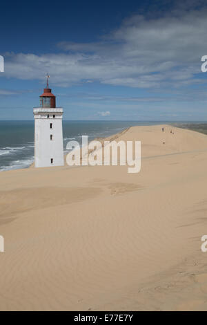 Rubjerg Knude Leuchtturm an der Küste der Nordsee in Jütland Dänemark. Der Leuchtturm ist heute stillgelegt. Stockfoto