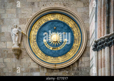 Ewige Kalender in Messina Stockfoto