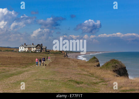 Sommer Tag Nordsee und Küstenwache cottages Weybourne Norfolk UK Stockfoto