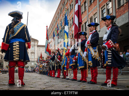 Turin, Italien. 7. Sep, 2014. Reenactment der Belagerung von Turin 1706 - Piazza s. Giovanni Credit: wirklich Easy Star/Alamy Live News Stockfoto