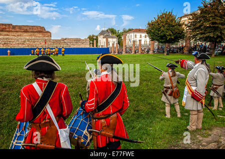 Turin, Italien. 7. Sep, 2014. Reenactment der Belagerung von Turin 1706-Gärten von Porte Palatine Erfüllungsort die Nachstellung der Schlacht, wo die piemontesischen gelang es Ihnen, die französische Credit zu besiegen: wirklich Easy Star/Alamy Live News Stockfoto