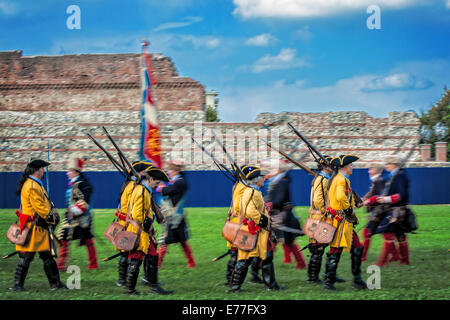 Turin, Italien. 7. Sep, 2014. Reenactment der Belagerung von Turin 1706-Gärten von Porte Palatine Erfüllungsort die Nachstellung der Schlacht, wo die piemontesischen gelang es Ihnen, die französische Credit zu besiegen: wirklich Easy Star/Alamy Live News Stockfoto