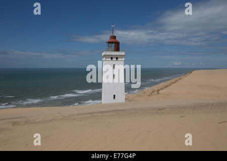 Rubjerg Knude Leuchtturm an der Küste der Nordsee in Jütland Dänemark. Der Leuchtturm ist heute stillgelegt. Stockfoto