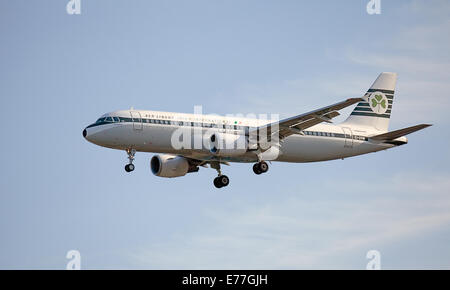 AER Lingus Airbus A320 EI-DVM in Land kommen am Flughafen London-Heathrow LHR Stockfoto