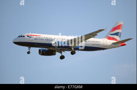 British Airways Airbus A320 G-EUYS ins Land kommen am Flughafen London-Heathrow LHR Stockfoto