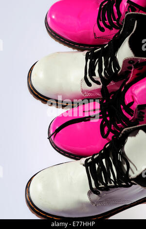 Dr, Martens, Schuhe, Großbritannien, Schuhe, modisch, Mode, Schuhe, wie ein cooles Rave Girl, Rave Revolution, Foto Kazimierz Jurewicz, Stockfoto