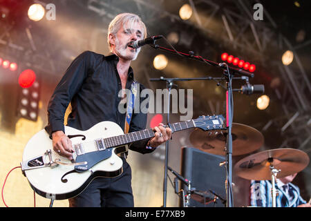 Ruben Block, Sänger und Gitarrist der belgische Rockband Triggerfinger, die live beim Heitere Open Air, Zofingen Stockfoto