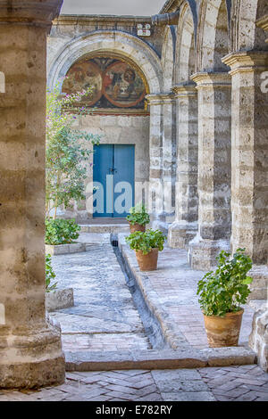 Im Inneren des Klosters der Heiligen Katharina (Santa Catalina), Arequipa, Peru Stockfoto