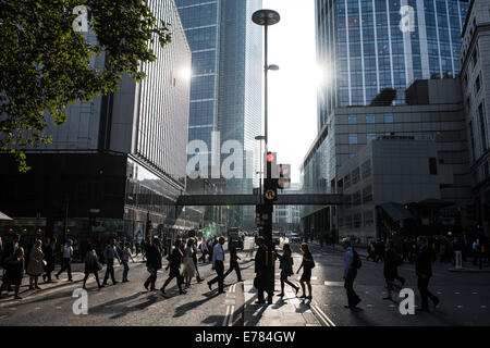 London, UK. 9. September 2014. Pendler am frühen Morgen in der City von London Credit: Piero Cruciatti/Alamy Live News Stockfoto