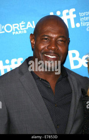 Toronto, Kanada. 07. Sep, 2014. US-Regisseur Antoine Fuqua stellt bei dem Fototermin von "The Equalizer" während der 39. Toronto International Film Festival (TIFF) in Toronto, Kanada, 7. September 2014. Foto: Hubert Boesl - kein Draht-SERVICE-/ Dpa/Alamy Live News Stockfoto