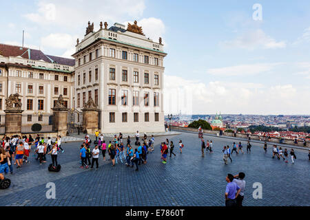 Hradcanske Namesti Platz Hradcany Prag Tschechische Republik Stockfoto