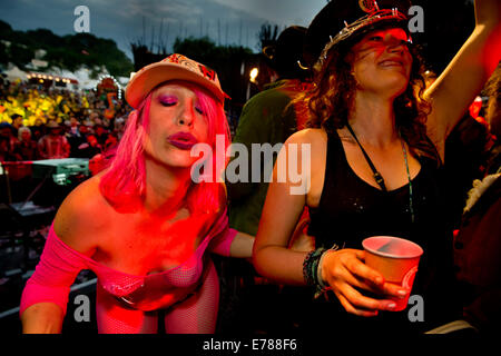 Glastonbury Festival 2014. Die Hölle-Bühne im Shangri-La Shangri-La ist das After-Hours Epizentrum des Glastonbury Festival Stockfoto