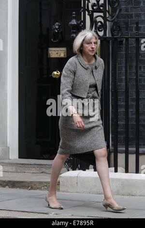 London, UK, 9. September 2014: Home Secretary Theresa May kommt eine Kabinettssitzung in 10 Downing Street, London statt. Stockfoto