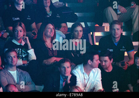 WIR Tag UK statt in der Wembley Arena - Aufführungen.  Mitwirkende: Isabella Calthorpe, Cressida gilt Sam Branson Where: London, Vereinigtes Königreich bei: 7. März 2014 Stockfoto