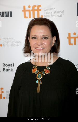 Toronto, Kanada. 08. Sep, 2014. Schauspielerin Adriana Barazza besucht die Premiere von "Kuchen" während der 39. Toronto International Film Festival (TIFF) in Toronto, Kanada, 8. September 2014. Foto: Hubert Boesl Live News WIRE SERVICE/Dpa/Alamy Stockfoto