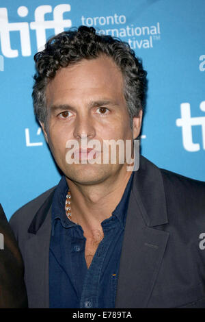 Toronto, Kanada. 08. Sep, 2014. Schauspieler Mark Ruffalo besucht den Fototermin von "Foxcatcher" während der 39. Toronto International Film Festival (TIFF) in Toronto, Kanada, 8. September 2014. Foto: Hubert Boesl Live News WIRE SERVICE/Dpa/Alamy Stockfoto