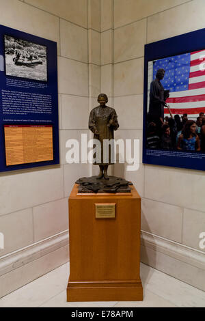 Sandra Day O'connor Statue am US Supreme Court Gebäude - USA Stockfoto