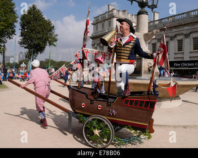 London, UK. 9. September 2014. Tall Ship Festival Greenwich Entertainer Credit: Charles Bowman/Alamy Live News Stockfoto