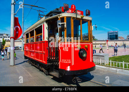 Historische Straßenbahn Taksim-Tunel, Taksim-Platz, Stadtteil Beyoglu, Istanbul, Türkei, Mitteleuropa Stockfoto