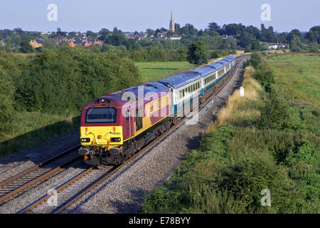 67023 1U61 tops Chiltern Railways17:50 London Marylebone - Banburyt ber Könige Sutton am 23. Juli 2014. Stockfoto