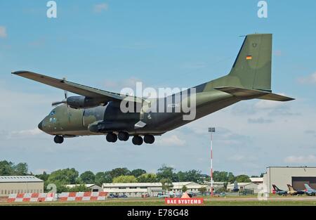 Deutsche Luftwaffe Transall C - 160D (51 / 06) kommt bei RAF Fairford, Gloucestershire, England, im 10. Juli 2014, für die Royal Stockfoto